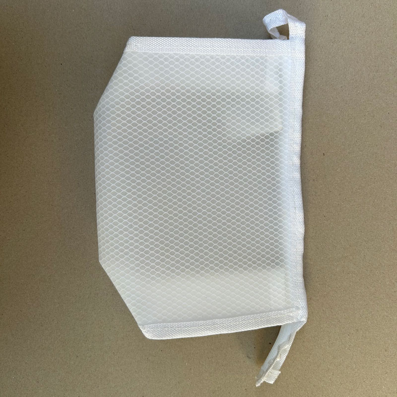 투명한 화장품 가방을 청소하는 방법