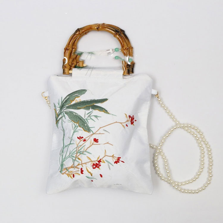 앤티크 새틴 핸드백은 내구성이 있나요?